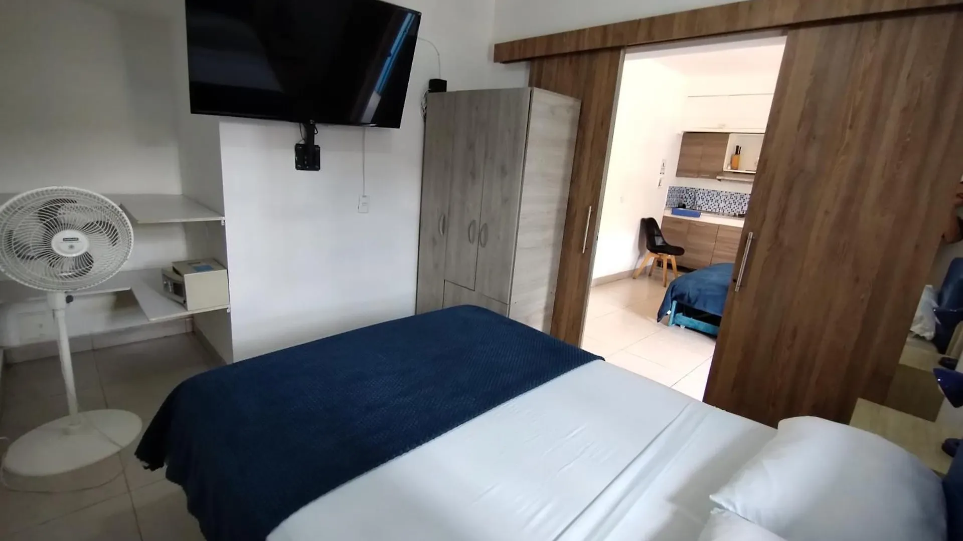 Air Guest House - con Desayuno&Jacuzzi Social Medellín 3*,  Colombia