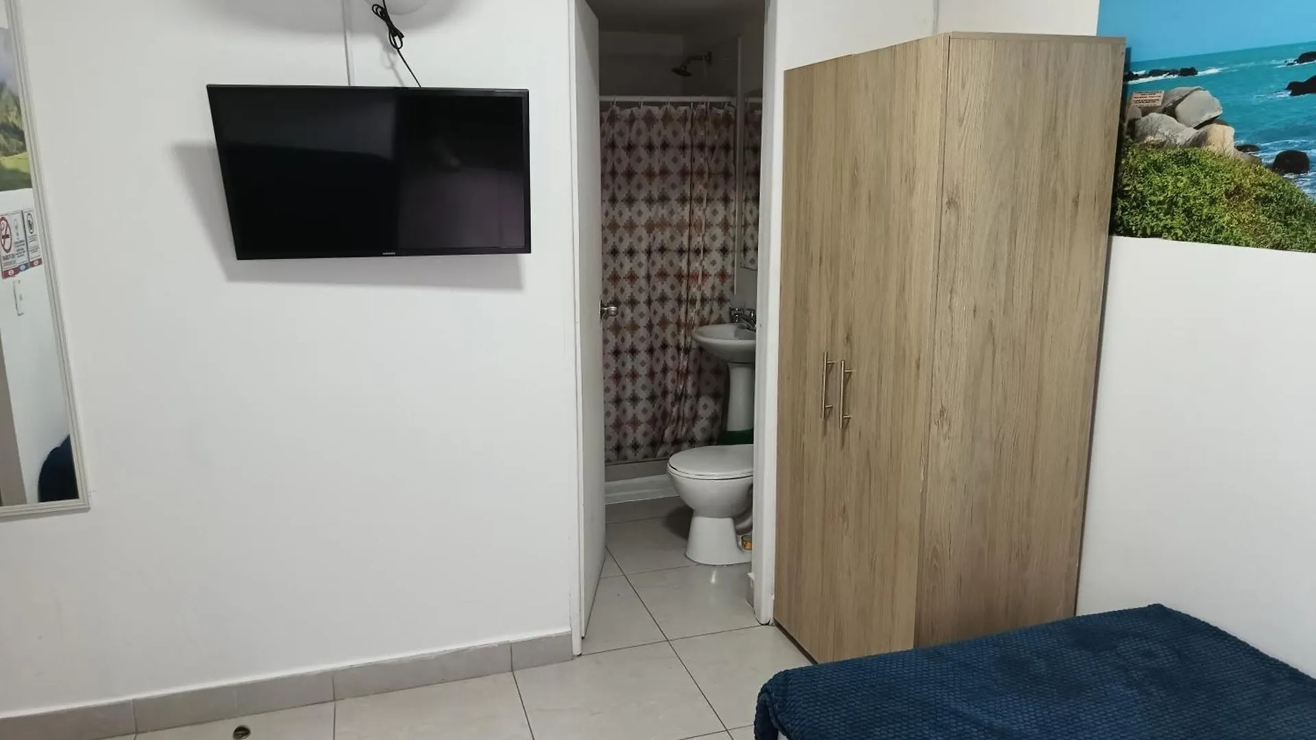 *** Hotel Air Guest House Medellin Colombia
