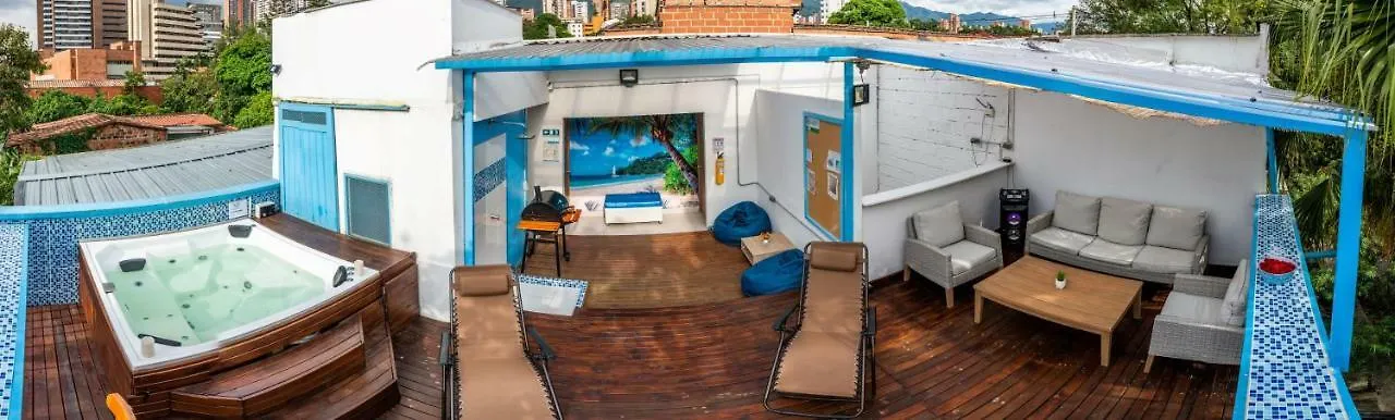 Air Guest House Medellin 3*,